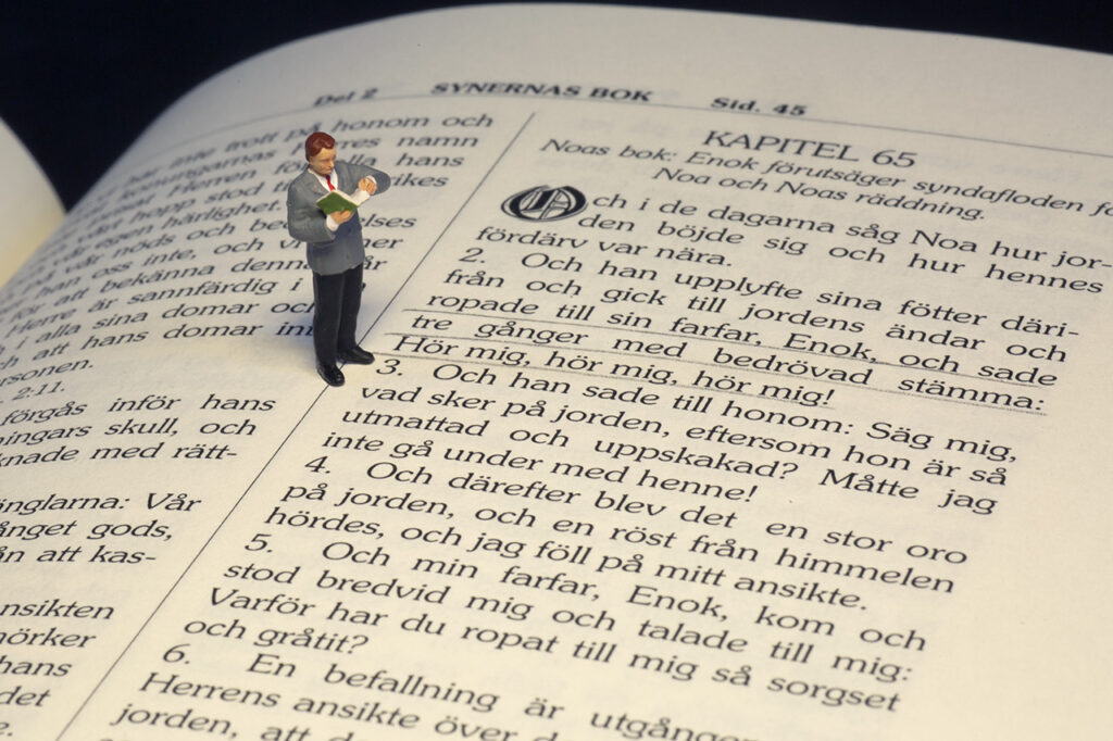 Läser Enoks bok